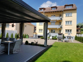 Отель Kiem Premium Apartments  Брашов